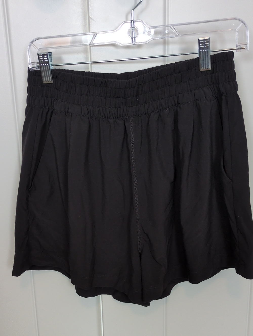 Vuori Villa Shorts Black Women’s Medium Lightweight Performance